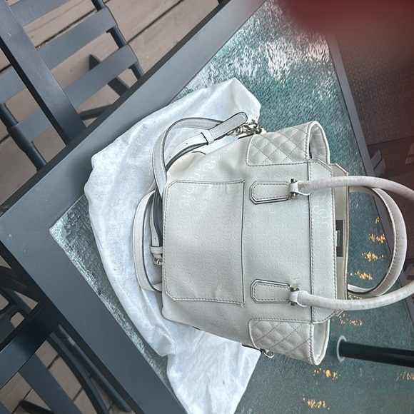 Guess satchel used but still in good shape - Picture 6 of 8